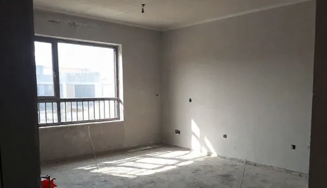 信息咨询策划:两种常见做法的对比与取舍